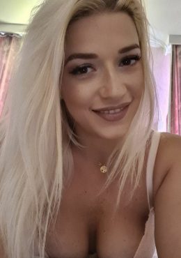 Alice Anal Queen