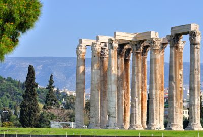 Athens city guide.Temple of Olympian Zeus.01 The columns of Temple of Olympian Zeus in Athens