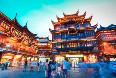 Shanghai city guide.Yu Garden.01 Yu Garden at evening in Shanghai