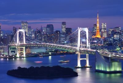 Tokyo city guide.Rainbow Bridge.02 Raibow Bridge in Tokyo with night illuminating