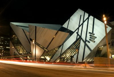 Toronto city guide.Royal Ontario Museum.02 Modern building of Royal Ontario Museum in Toronto by night