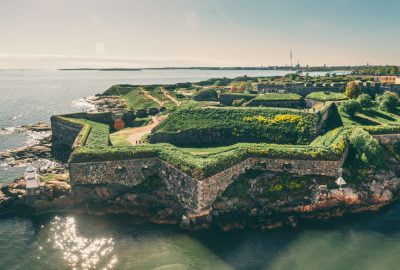 Helsinki city guide.Suomenlinna sea fortress.02 Green Suomenlinna sea fortress Helsinki