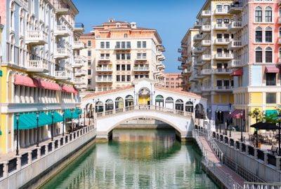 Doha city guide.Qanat Quartier The Pearl.02 Qanat Quartier (Little Venice) at The Pearl of Doha with a mini version of the Rialto Bridge over a canal