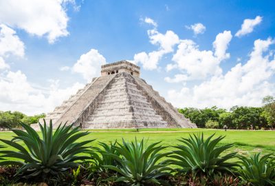 Cancun city guide.Temple of Kukulcan Chichen Itza.02 Temple of Kukulcan in Chichen Itza, Cancun