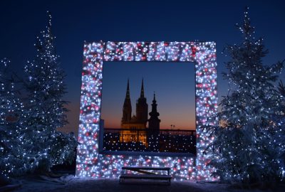 Zagreb city guide.Zagreb Cathedral.02 Zagreb Cathedral at Christmas time
