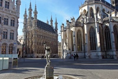 Leuven city guide.Old Market Square Town Hall.01 Old Market square and Town Hall in Leuven