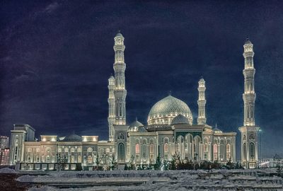 Astana city guide.Hazrat Sultan Mosque.02 The Hazrat Sultan Mosque, on Astana's Independence Square by night